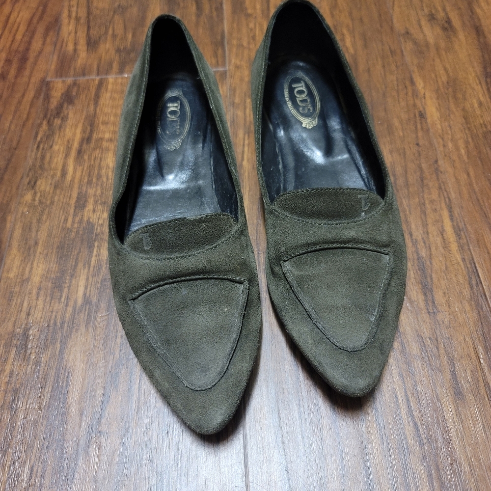 Green suade Tods loafers